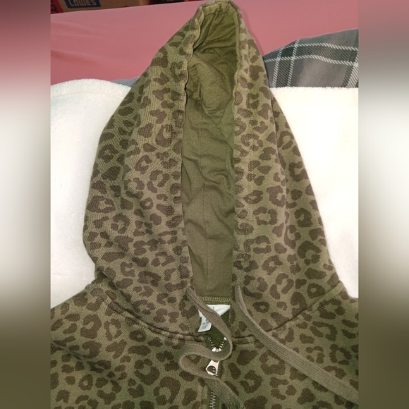 Time and Tru Animal Print Sea Turtle Pullover Hoodie Pre-owned - Picture 5 of 7